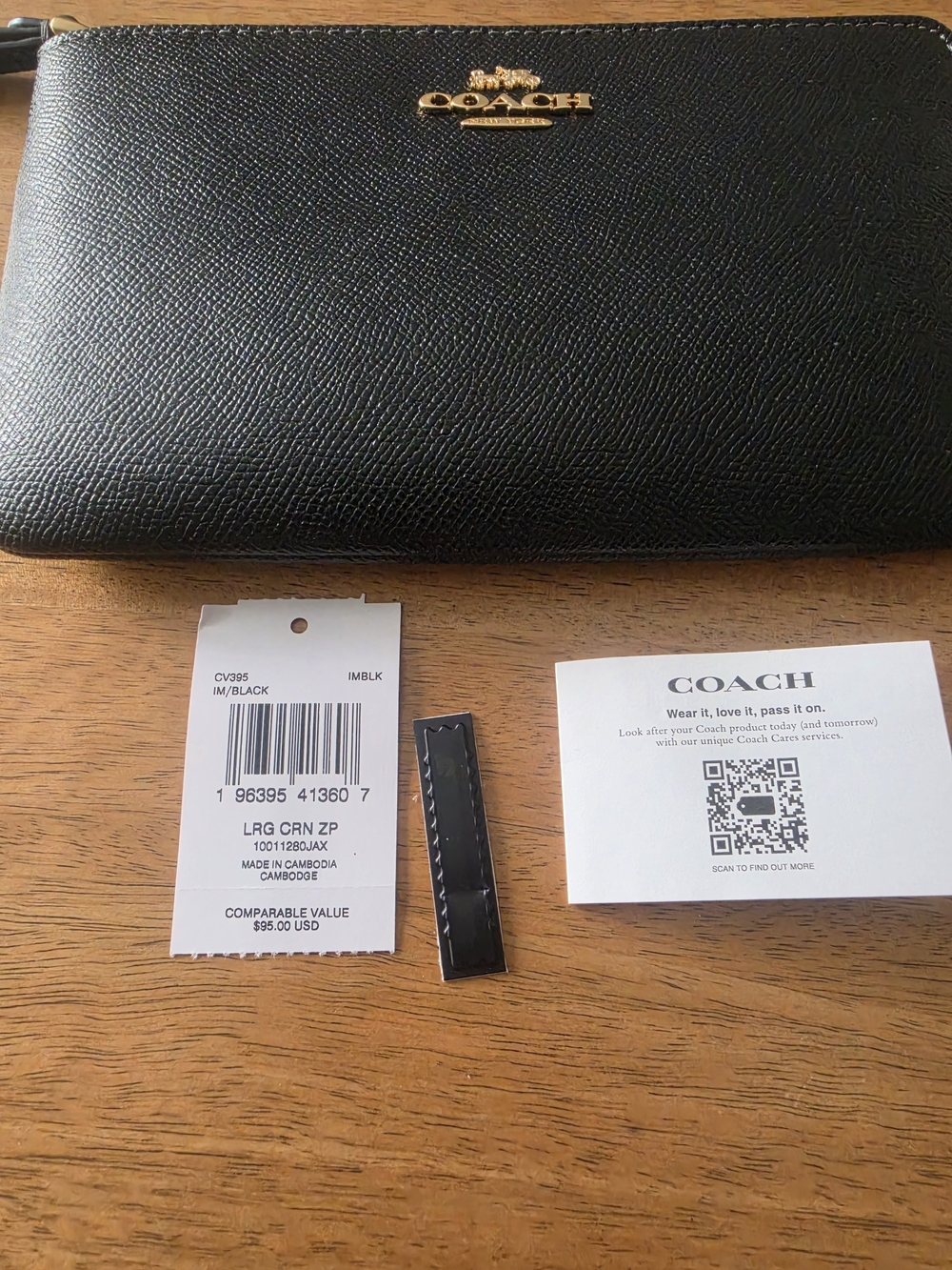 Large Corner Zip Wristlet - Picture 4 of 4